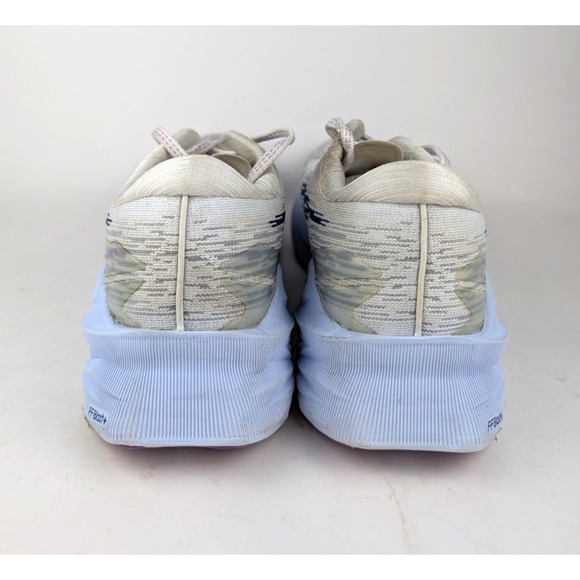 ASICS Novablast 3 Women's Size 10.5  White/Blue Running Shoes Sneakers 1012B288 - Picture 4 of 7